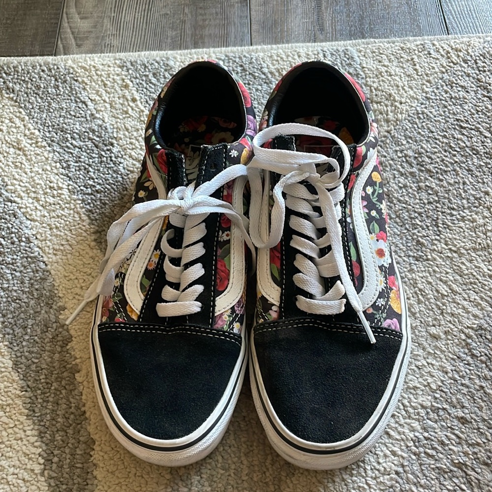 Vans old skool flower shoes size 9